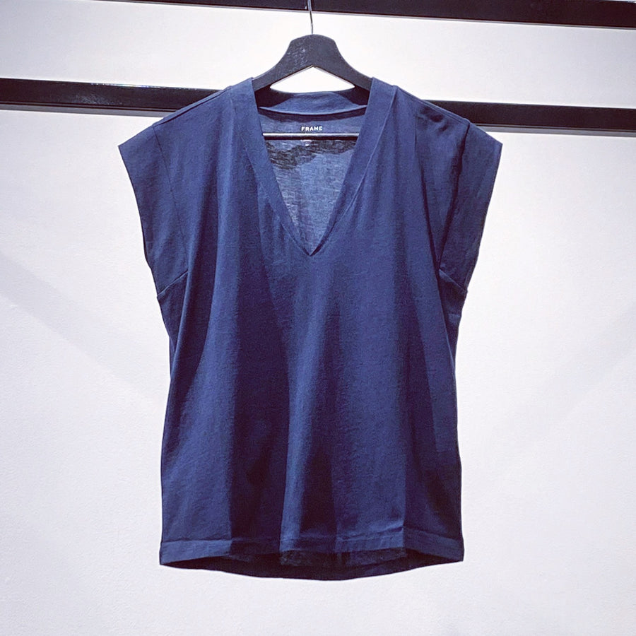 Frame Le Mid Rise V-Neck Tee